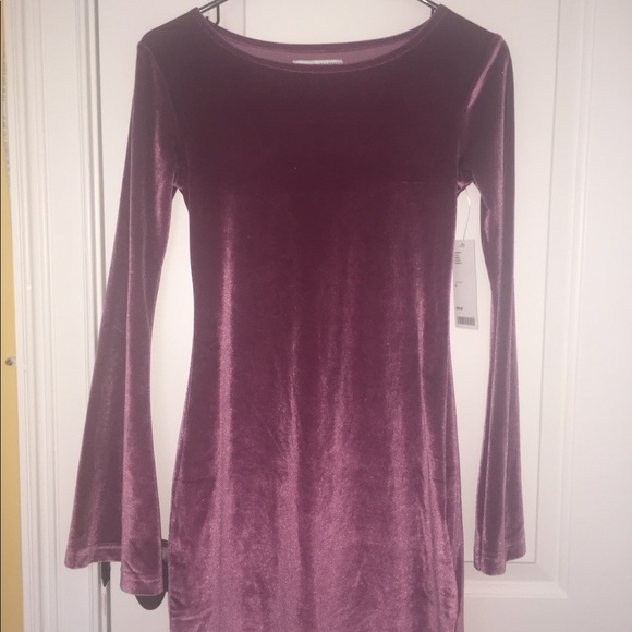 URBAN OUTFITTERS Velvet-Sleeve Mini Dress - Picture 2 of 4
